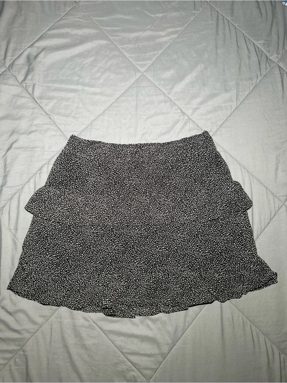 Black leopard print Ruffle Tiered Mini Skirt - Picture 5 of 9